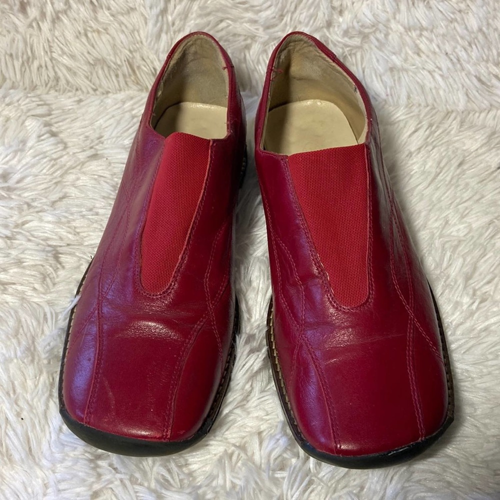 Mugnai women red  Leather  loafers Shoes Size 7.5